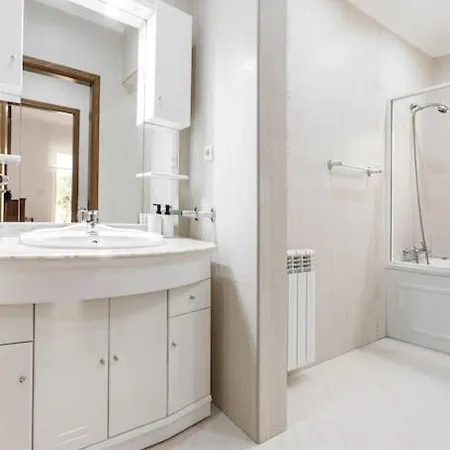 Dom wakacyjny Casa Grutas - Spacious With Private Parking *