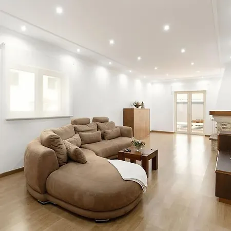 Casa Grutas - Spacious With Private Parking * Salir de Porto