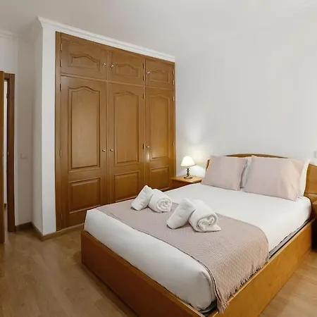 Casa Grutas - Spacious With Private Parking Salir de Porto