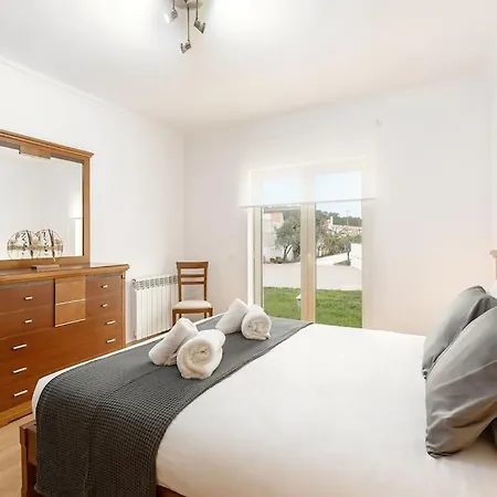 Casa Grutas - Spacious With Private Parking Dom wakacyjny