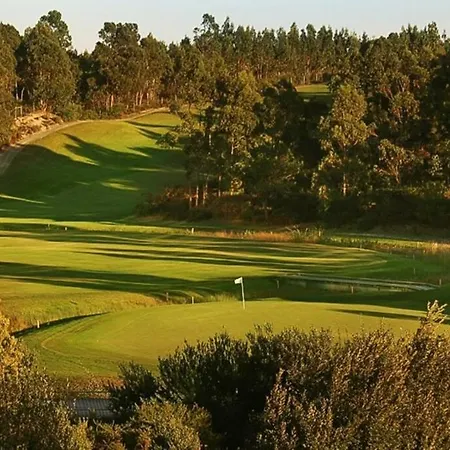 Casa Grutas - Spacious With Private Parking Dom wakacyjny Salir de Porto