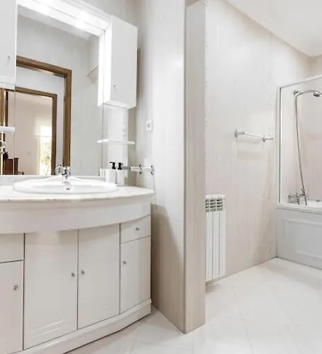 Nyaraló Casa Grutas - Spacious With Private Parking *