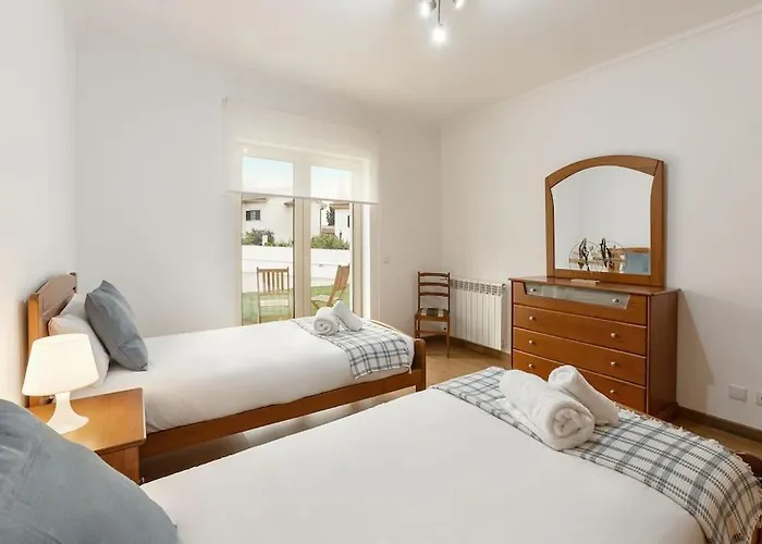 Nyaraló Casa Grutas - Spacious With Private Parking