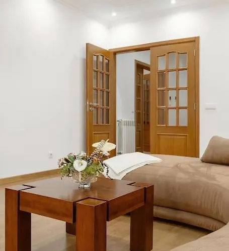 Casa Grutas - Spacious With Private Parking Salir de Porto