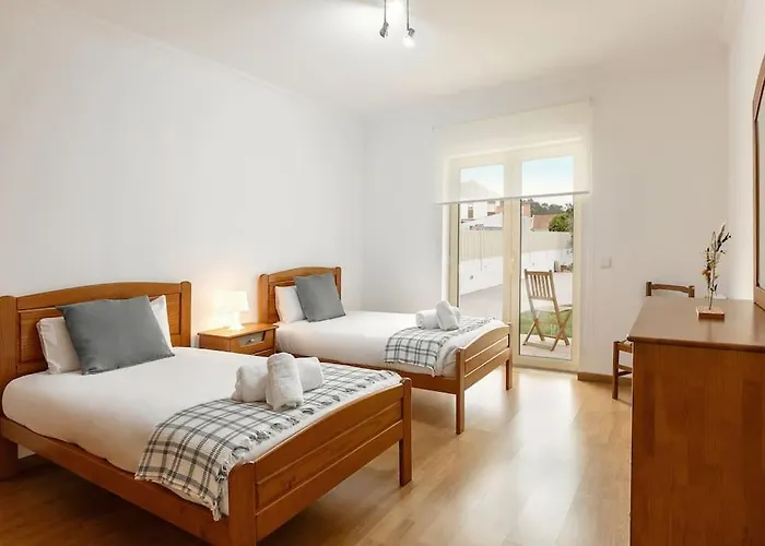 Casa Grutas - Spacious With Private Parking Nyaraló Salir de Porto